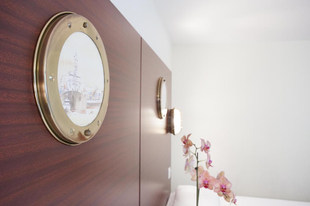 Hotel Les Gens De Mer La Rochelle Ла-Рошель Экстерьер фото