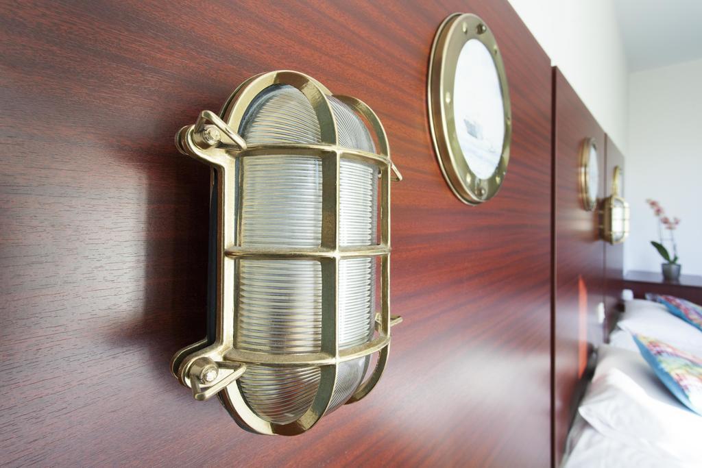 Hotel Les Gens De Mer La Rochelle Ла-Рошель Экстерьер фото